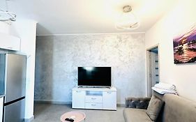 Jolie Studios & Apartments